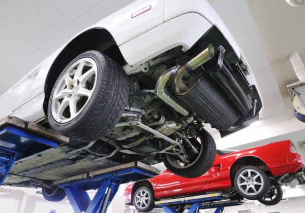 車の下回り